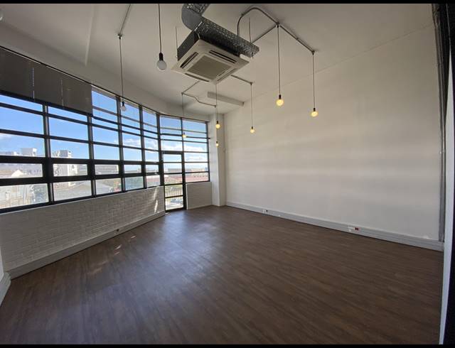 100M² OFFICE TO LET IN SALT RIVER